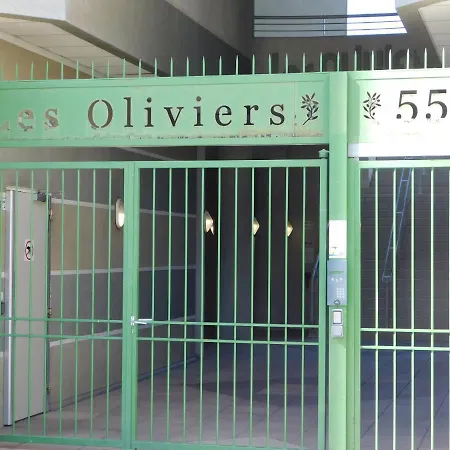 Studio agréable résidence Les Oliviers avec parking * Antibes